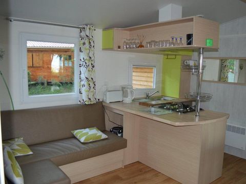 MOBILHOME 4 personnes - 35 Résidence Les Roses 28m2 Terrasse Couverte + Télevision + Cuisine d'été 1/4 pers