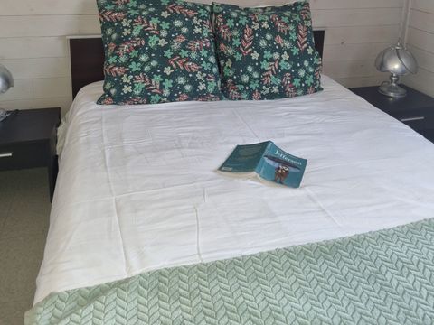 CHALET 5 personnes - 14 Chalet IRIS 45m² avec Télévision + Lave vaisselle + Terrasse couverte 1/5 pers