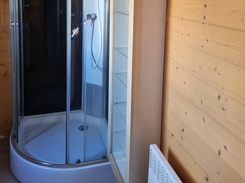 CHALET 5 personnes - 14 Chalet IRIS 45m² avec Télévision + Lave vaisselle + Terrasse couverte 1/5 pers