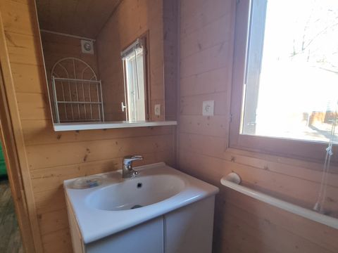 CHALET 5 personnes - 14 Chalet IRIS 45m² avec Télévision + Lave vaisselle + Terrasse couverte 1/5 pers