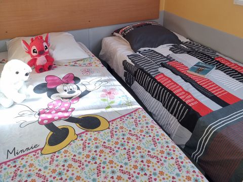 MOBILHOME 6 personnes - 66 Résidence Des Bois 32m2, climatisation + Télevision + lave vaisselle + Terrasse couverte 1/6 pers