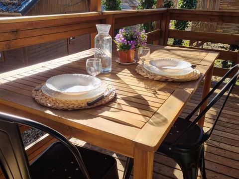 CHALET 2 personnes - 11 Le cabanon cosy "TOI ET MOI "2 pers. une seule chambre télévision et terrasse couverte 2 pers