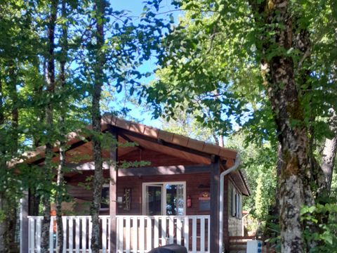 CHALET 5 personnes - 31 Chalet Soleil couchant 35m² + lave vaisselle + Terrasse couverte + Télévision 1/5 pers