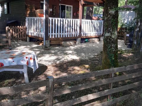 CHALET 5 personnes - 31 Chalet Soleil couchant 35m² + lave vaisselle + Terrasse couverte + Télévision 1/5 pers