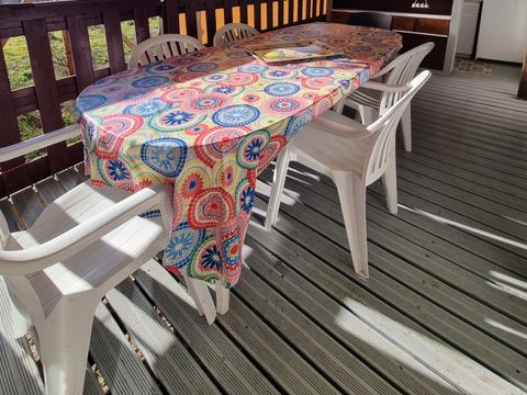 MOBILHOME 4 personnes - 36 Résidence les genêts 32M2, Terrasse Couverte, Télevision + Lave Vaisselle 1/4 pers
