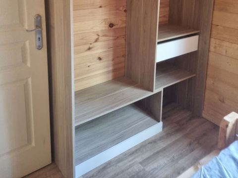 CHALET 2 personnes - 72 La Cabane En tête à tête 35M2 2 Pers Suite parentale + Terrasse couverte + Télé 2 pers