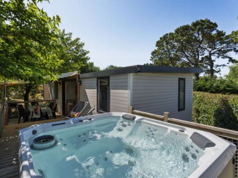 MOBILHOME 6 personnes - Cottage Diamant 6 p 3 Ch 2 Sdb avec spa Premium