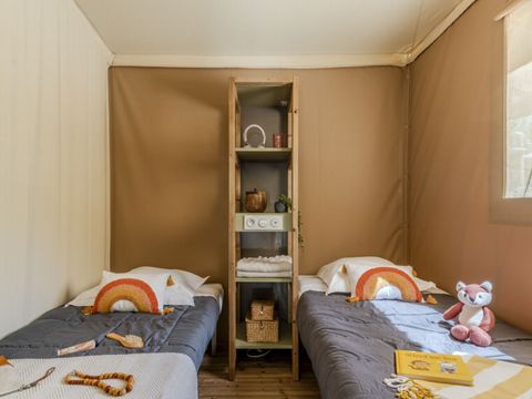 TENTE 6 personnes - Tente Lodge Cristal 6 p 3 Ch 1 Sdb ***