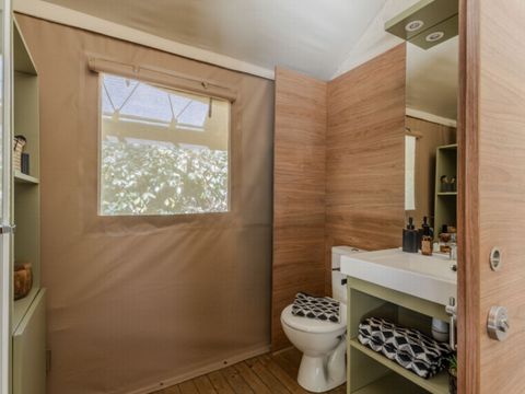 TENTE 6 personnes - Tente Lodge Cristal 6 p 3 Ch 1 Sdb ***