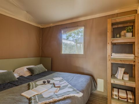 TENTE 6 personnes - Tente Lodge Cristal 6 p 3 Ch 1 Sdb ***