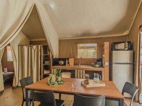 TENTE 4 personnes - Tente Lodge Cristal 4 p 2 Ch 1 Sdb ***