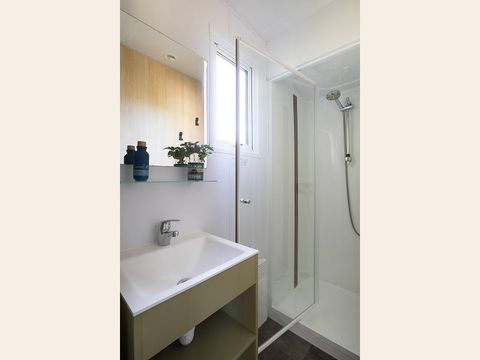 MOBILHOME 4 personnes - Confort - Grande terrasse couverte
