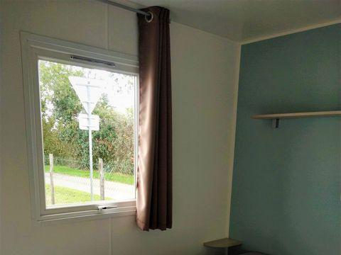 MOBILHOME 4 personnes - 2 chambres (sans sanitaires) 1 couple et 2 enfants de - 40 kgs