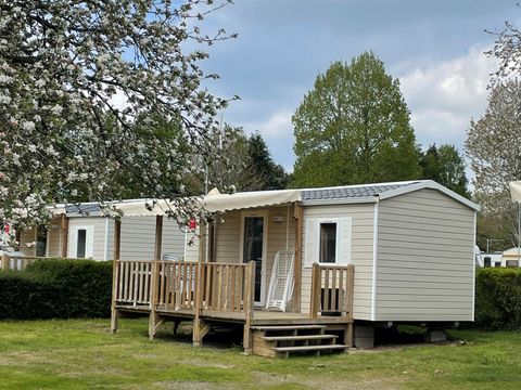 MOBILHOME 4 personnes - 2 chambres (sans sanitaires) 1 couple et 2 enfants de - 40 kgs