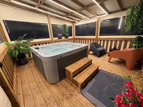 MOBILHOME 6 personnes - Premium - 3 chambres - 2 SDB- spa privatif