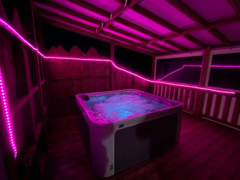 MOBILHOME 4 personnes - Premium - 2 SDB- spa privatif