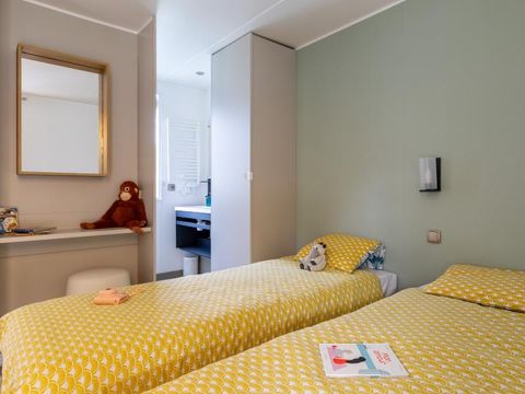 MOBILHOME 4 personnes - Premium - 2 SDB- spa privatif