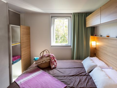 MOBILHOME 6 personnes - Premium | 3 Ch. | 6 Pers. | Terrasse surélevée | Clim. | TV