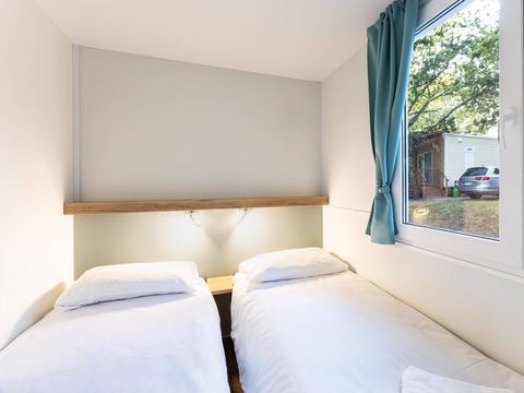 MOBILHOME 6 personnes - Premium | 3 Chambres | Capacité 6 personnes | Terrasse Lounge | 1 Salle de bain | Climatisation | TV