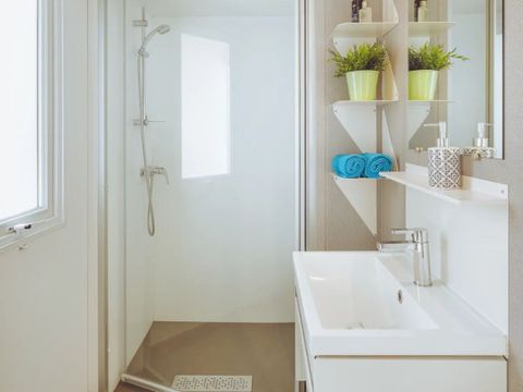 MOBILHOME 7 personnes - Salon Premium avec 3 chambres - cuisine extérieure