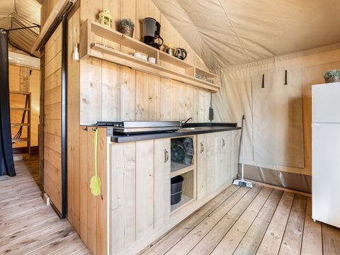 TENTE TOILE ET BOIS 4 personnes - Bijela Uvala - Tente Safari + sanitaires + air conditionné (6P)