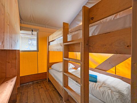 Tente en toile et en bois 4 personnes - Bijela Uvala - Tente Safari + sanitaires + air conditionné (6P)