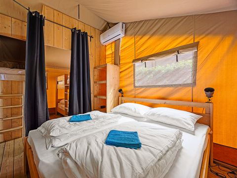 Tente en toile et en bois 4 personnes - Bijela Uvala - Tente Safari + sanitaires + air conditionné (6P)