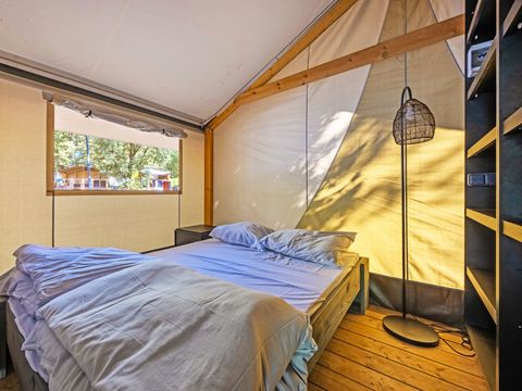 Tente en toile et en bois 4 personnes - Bijela Uvala - Tente safari Bella Vista + air conditionné (4P)