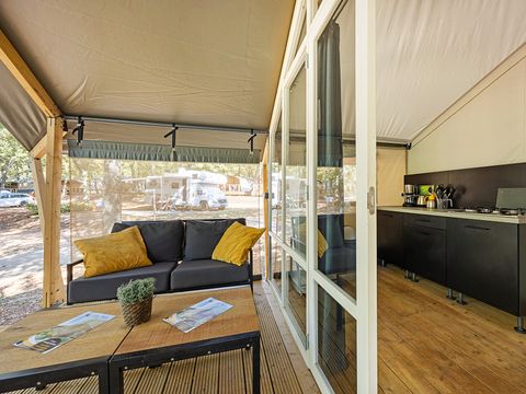 Tente en toile et en bois 4 personnes - Bijela Uvala - Tente safari Bella Vista + air conditionné (4P)
