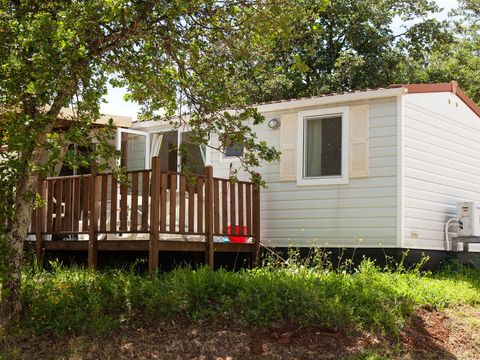 MOBILHOME 6 personnes - Confort | 2 Chambres | Capacité 4-6 personnes | Terrasse semi couverte | 1 Salle de bain | Climatisation