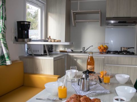 MOBILHOME 6 personnes - 33m² - 3 chambres - terrasse semi couverte