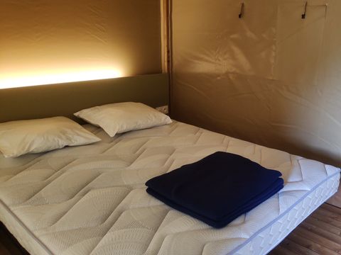 TENTE TOILE ET BOIS 5 personnes