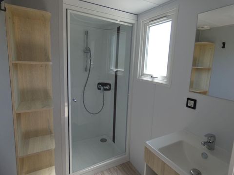 MOBILHOME 4 personnes - 2 chambres.