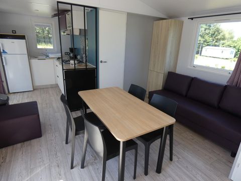 MOBILHOME 4 personnes - 2 chambres.