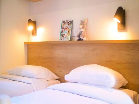 MOBILHOME 6 personnes - 3 Pièces 6 Personnes Climatisé + TV (4 adultes + 2 enfants -12 ans max) (dimanche)