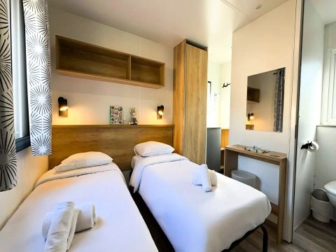MOBILHOME 6 personnes - 3 Pièces 6 Personnes Climatisé + TV (4 adultes + 2 enfants -12 ans max) (dimanche)