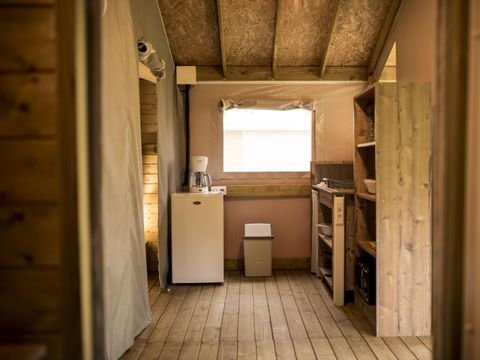 Tente en toile et en bois 5 personnes - CABANE PILOTIS