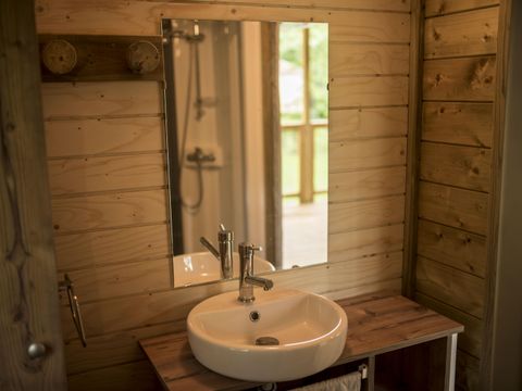 Tente en toile et en bois 5 personnes - CABANE PILOTIS