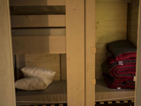 Tente en toile et en bois 5 personnes - CABANE PILOTIS