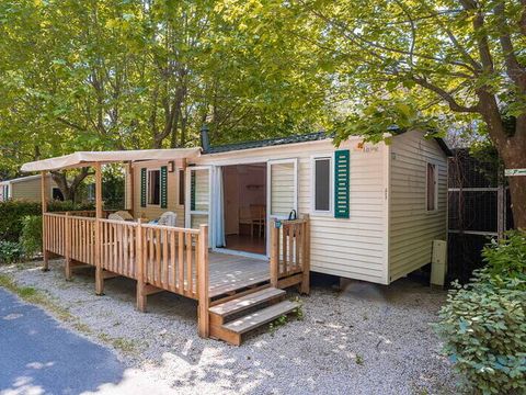 Mobilhome 4 personnes - Mobil-home | Classic | 2 Ch. | 4 Pers. | Terrasse surélevée | 2 SDB | Clim. | TV
