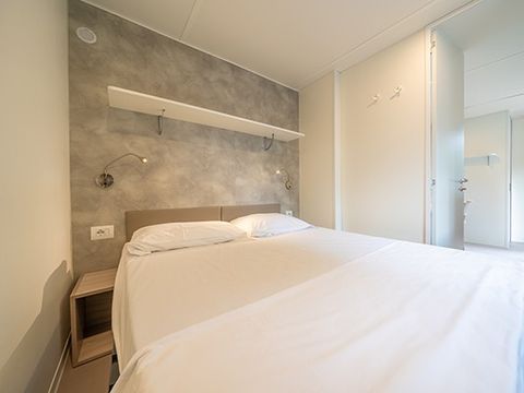 MOBILHOME 4 personnes - Comfort | 2 Ch. | 4 Pers. | Terrasse surélevée | Clim