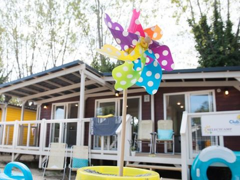 MOBILHOME 6 personnes - Comfort | 3 Ch. | 6 Pers. | Terrasse surélevée | 2 SDB | Clim