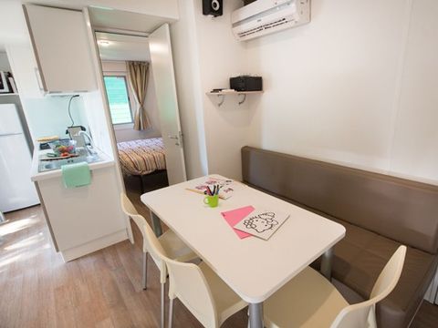MOBILHOME 6 personnes - Comfort | 3 Ch. | 6 Pers. | Terrasse surélevée | 2 SDB | Clim