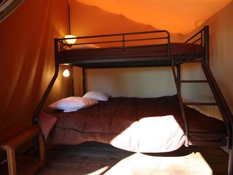 Tente en toile et en bois 5 personnes - VICTORIA SANS SANITAIRES