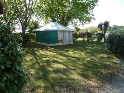 BUNGALOW TOILÉ 4 personnes - Sans sanitaires