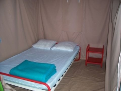 BUNGALOW TOILÉ 4 personnes - Sans sanitaires