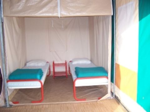 BUNGALOW TOILÉ 4 personnes - Sans sanitaires
