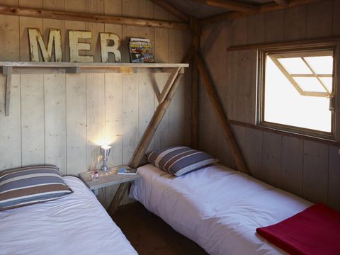 TENTE TOILE ET BOIS 4 personnes - Cabane Lodge Bois sur pilotis Standard 38m² (2 chambres) dont terrasse couverte de 8m² 4 pers.