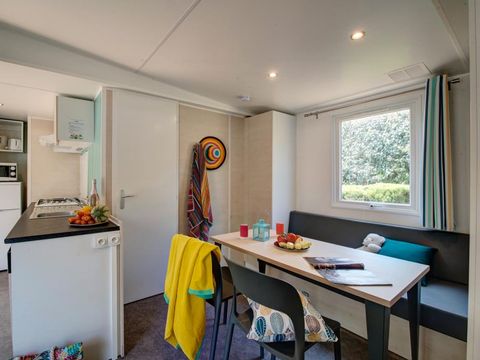 MOBILHOME 6 personnes - Homeflower Premium 35m² (3 chambres) + CLIM + terrasse semi-couverte + TV + draps + serviettes 6 pers.