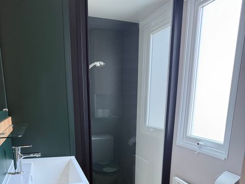 MOBILHOME 4 personnes - Mobilhome PREMIUM 4 pers. 2 chambres / 40m2 et +,  L.L et/ou L.V, terrasse fermée, vue mer  : MH 21 - 30 - 52 - 62 - 135 - 167 - 176 
